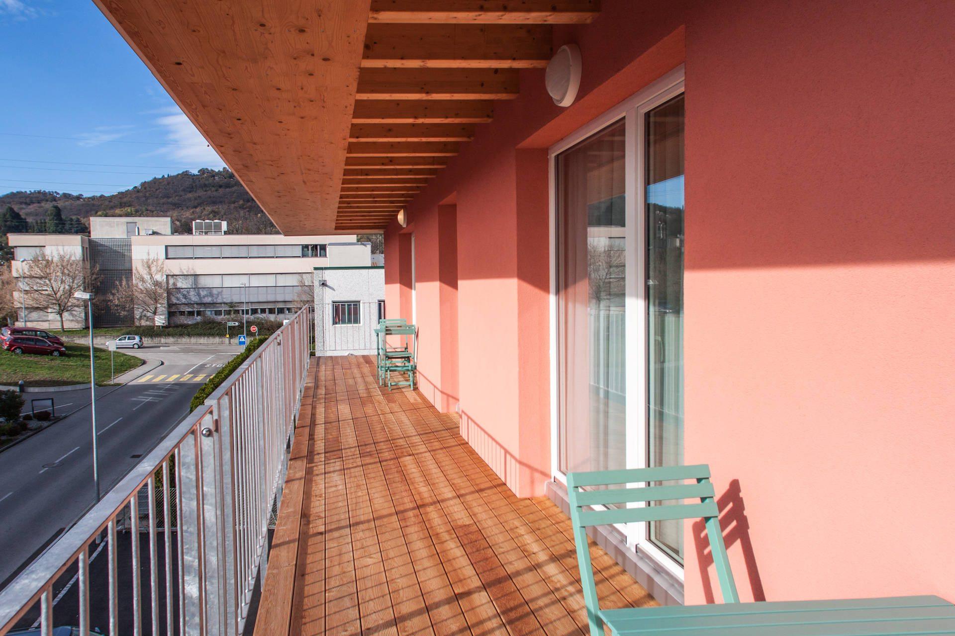 balcone-appartamento-legno-mendrisio-gandelli
